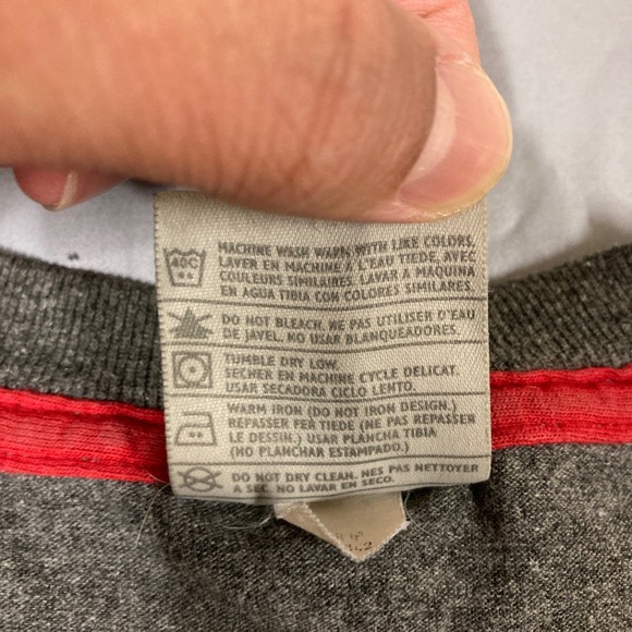 Nike Mens XL Gray Heather Short Sleeve Graphic T-Shirt Swoosh Red White Stripe - Picture 7 of 12